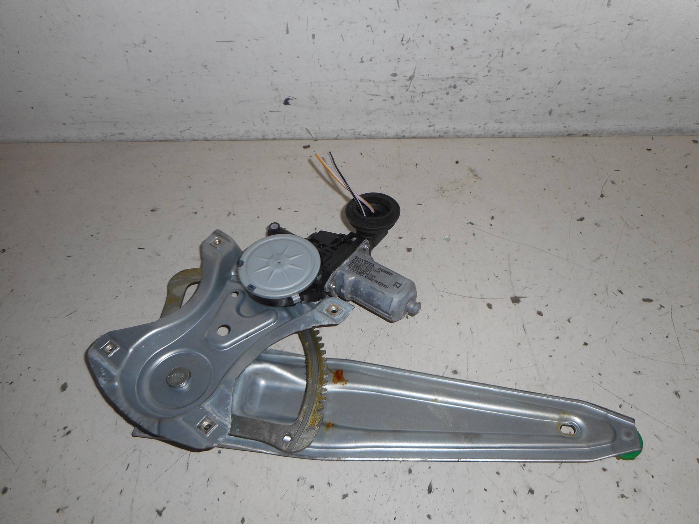 Alzacristallo elettr. porta post. con motorino sx.